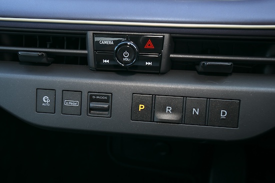 2510_日産リーフB7