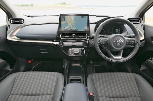 2512オートナビガイド トヨタアクアMCモデル試乗記