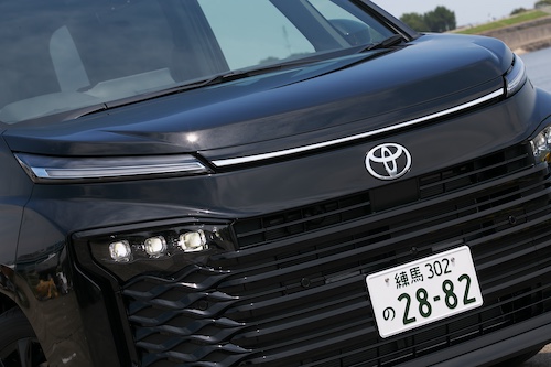 トヨタヴォクシー4代目_一部改良モデル_2608