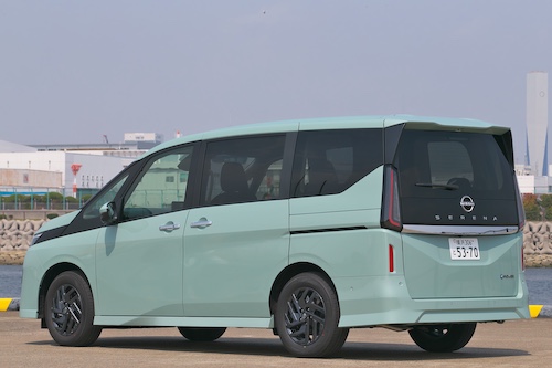 日産セレナハイウェイスター_2608
